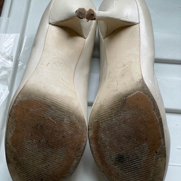 Michael Kors beige leather pumps size 8.5 in very used condition (sold as-is!) - Picture 14 of 14